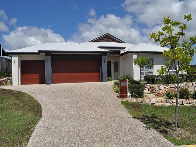 76 Salvado Drive, Pacific Pines QLD 4211