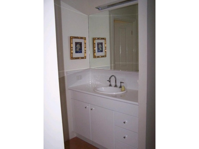 17 Nottinghill Gate Drive, Arundel QLD 4214