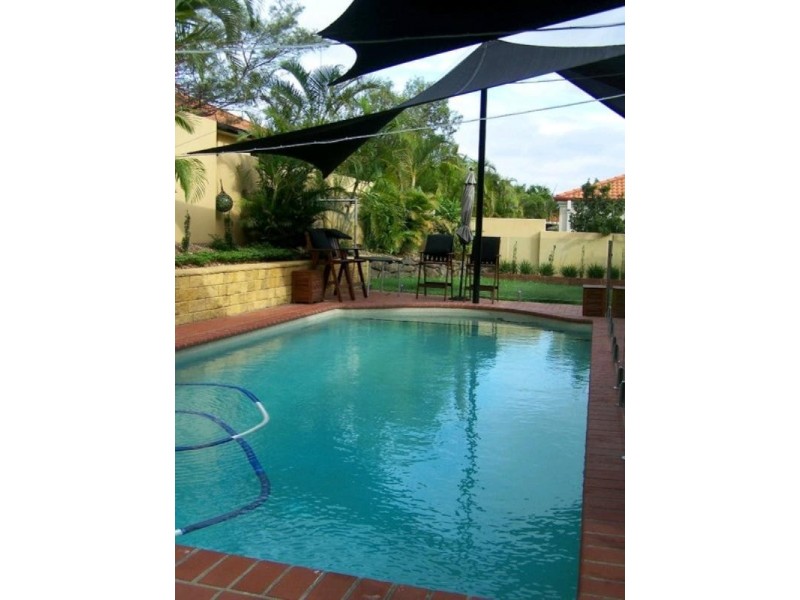 17 Nottinghill Gate Drive, Arundel QLD 4214