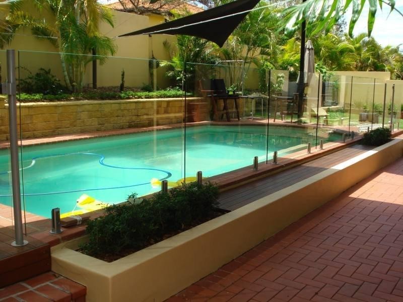 17 Nottinghill Gate Drive, Arundel QLD 4214