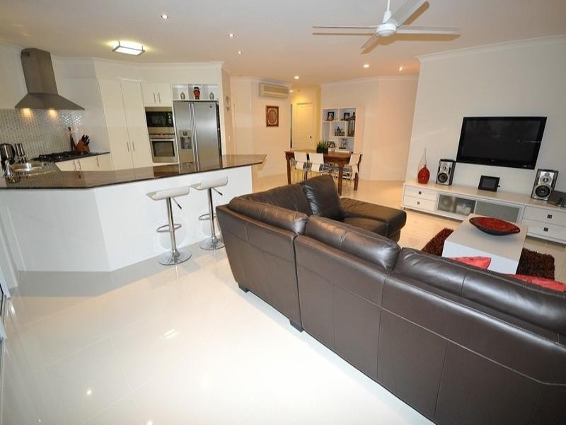 25 Fitzalan Circuit, Arundel QLD 4214