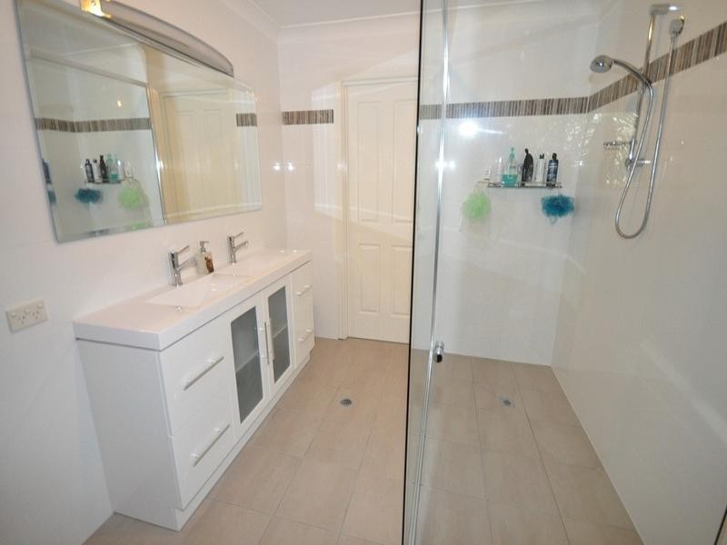 25 Fitzalan Circuit, Arundel QLD 4214