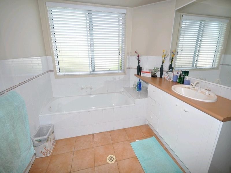 4 Gympie Close, Parkwood QLD 4214