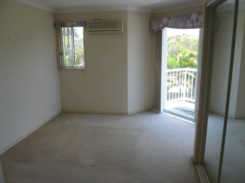 2/1 Joshua Close, Arundel QLD 4214