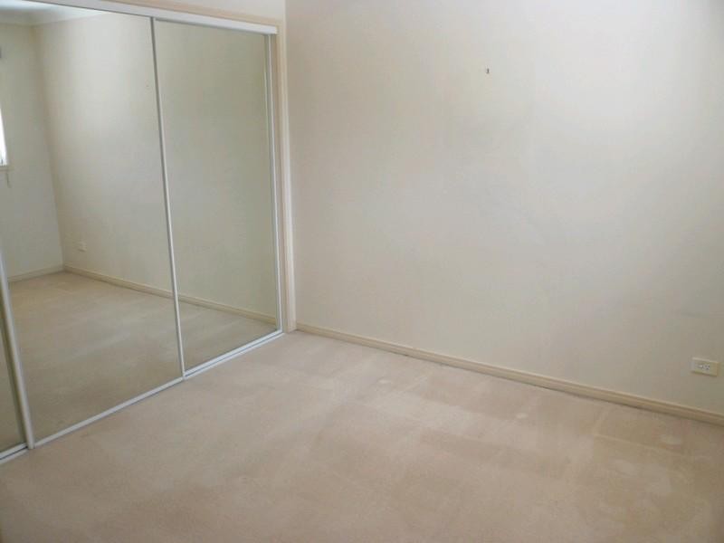 2/1 Joshua Close, Arundel QLD 4214