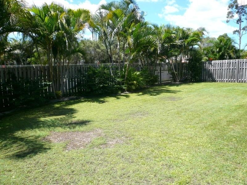 2/1 Joshua Close, Arundel QLD 4214