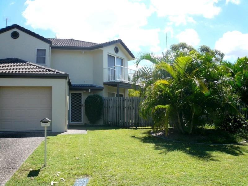 2/1 Joshua Close, Arundel QLD 4214