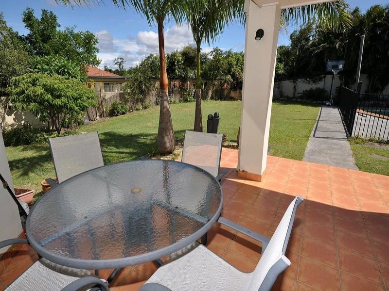 4 Goodwood Way, Arundel QLD 4214