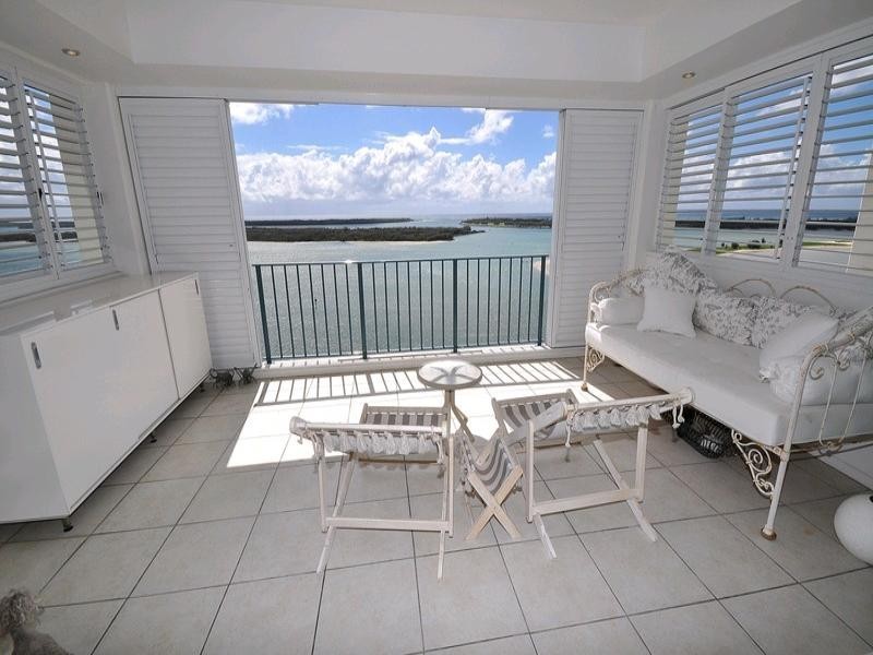 122/326 Marine Parade, Labrador QLD 4215
