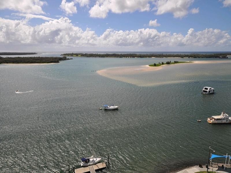 122/326 Marine Parade, Labrador QLD 4215