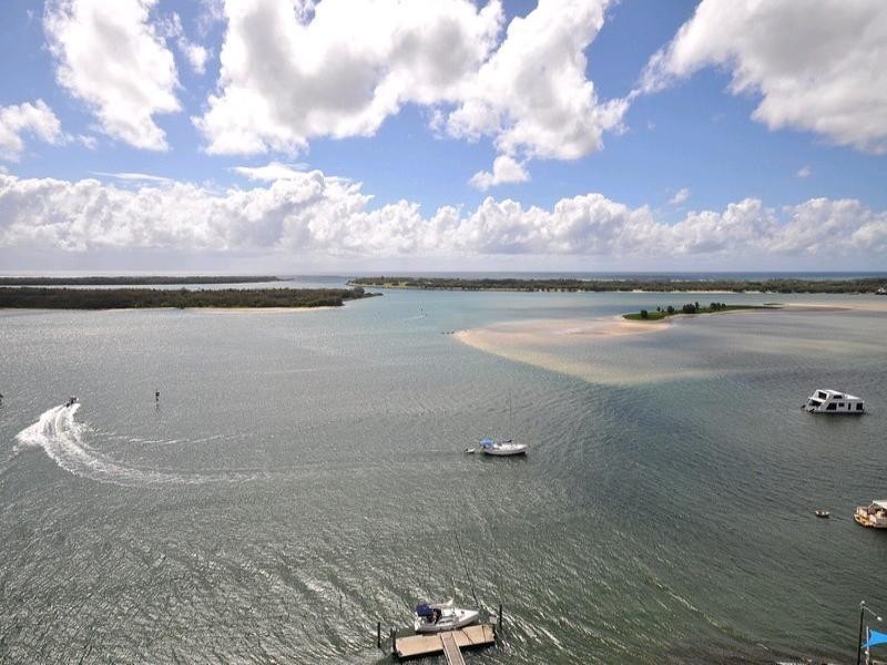 122/326 Marine Parade, Labrador QLD 4215
