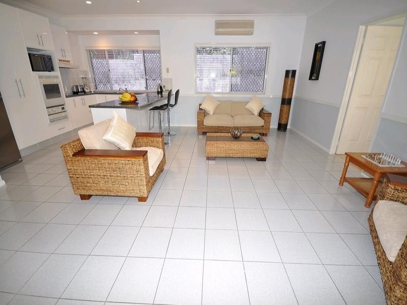 26 Pearson Close, Arundel QLD 4214