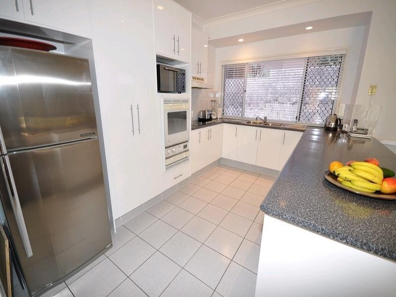 26 Pearson Close, Arundel QLD 4214