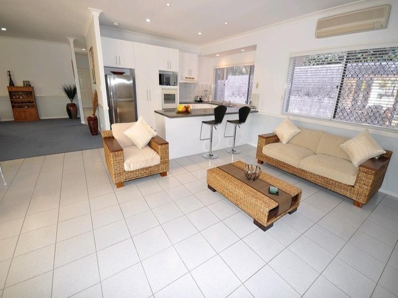 26 Pearson Close, Arundel QLD 4214