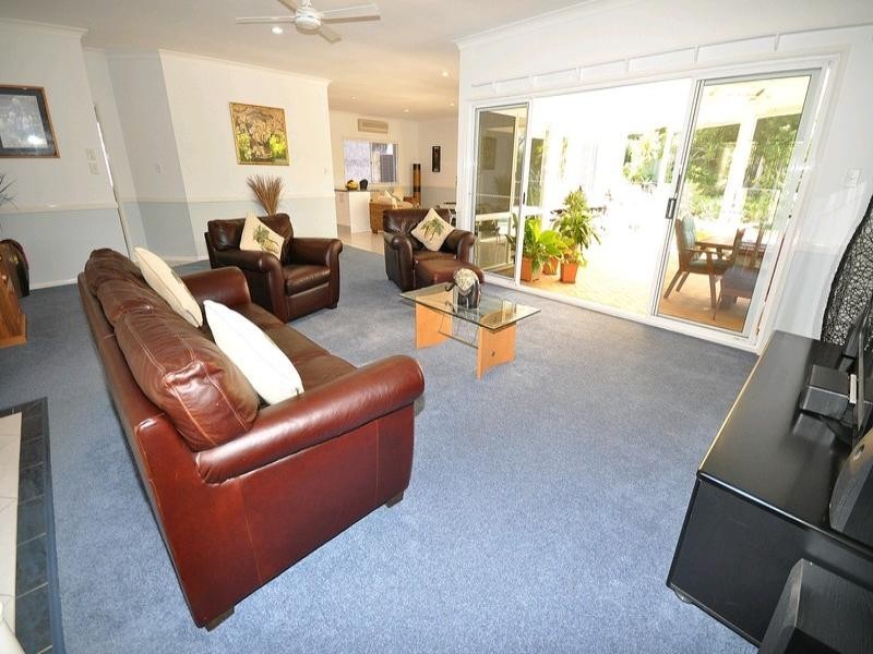 26 Pearson Close, Arundel QLD 4214
