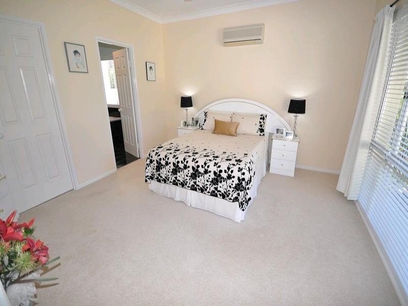 26 Pearson Close, Arundel QLD 4214