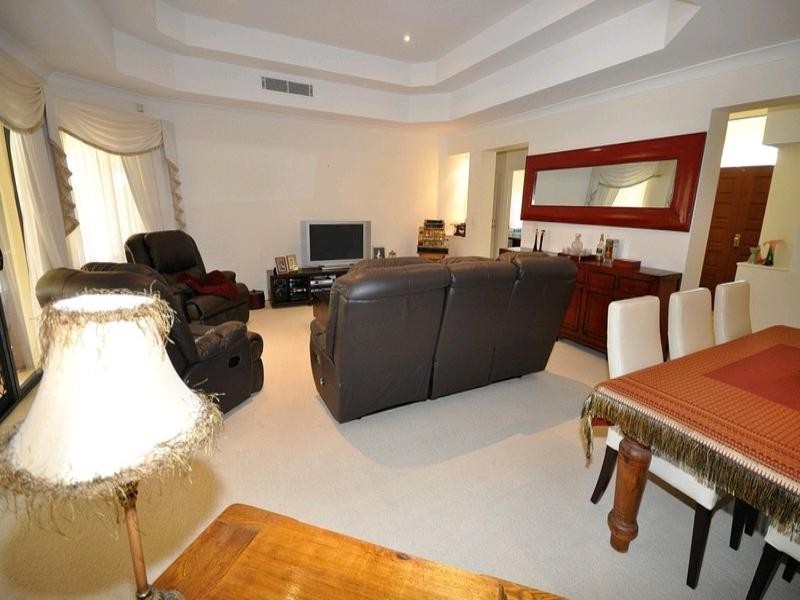 7 Oxford Place, Arundel QLD 4214