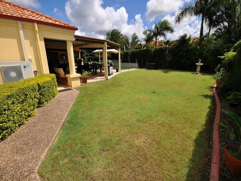 7 Oxford Place, Arundel QLD 4214