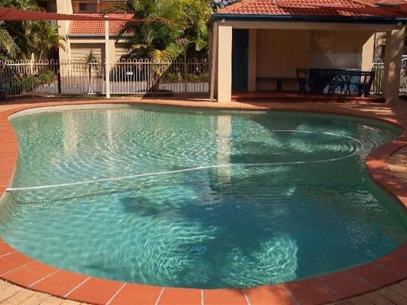 2/191 Greenacre Drive, Arundel QLD 4214