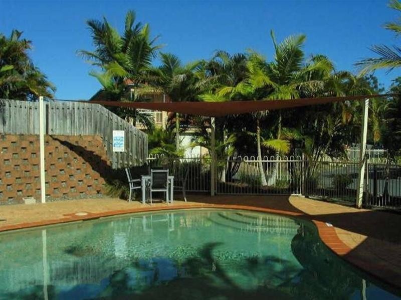 2/191 Greenacre Drive, Arundel QLD 4214