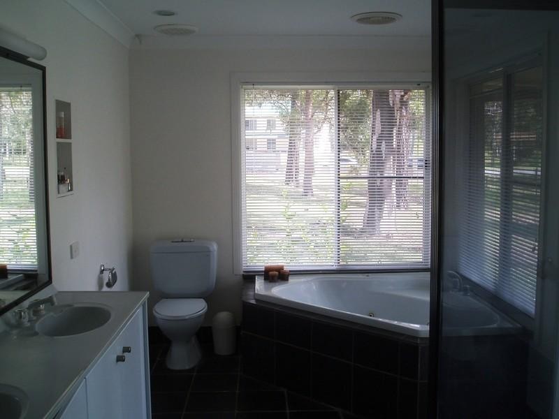 20 Woodlands Way, Parkwood QLD 4214