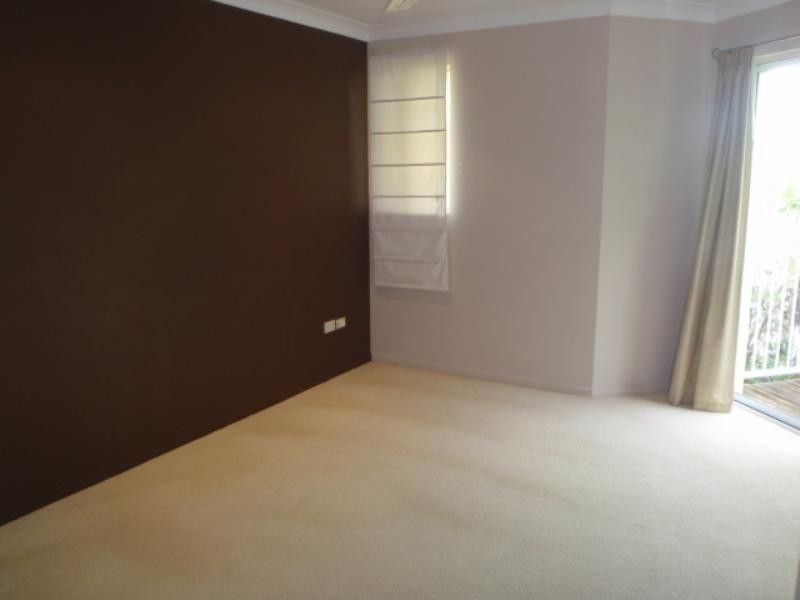 6/6 Buddy Holly Close, Parkwood QLD 4214