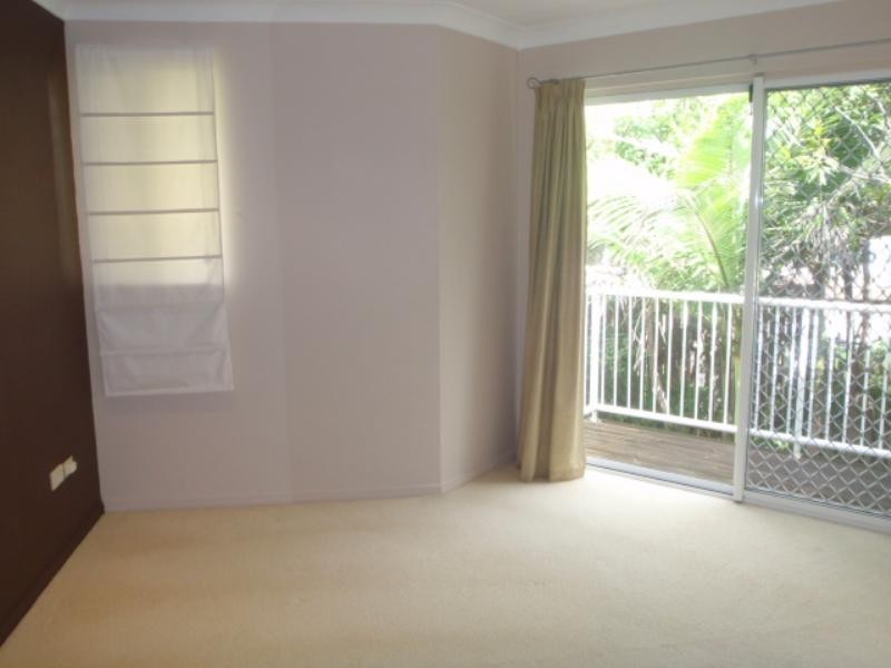 6/6 Buddy Holly Close, Parkwood QLD 4214