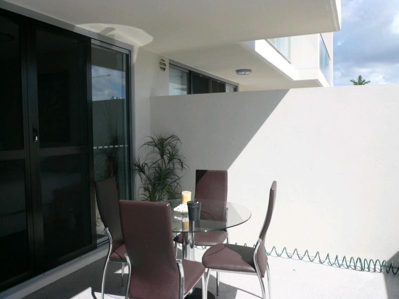 2/154 Musgrave Avenue, Southport QLD 4215