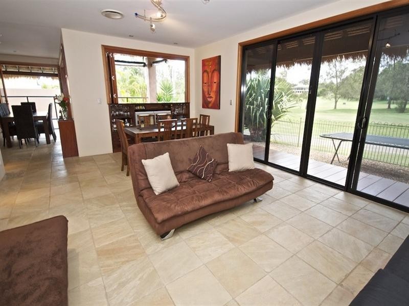 19 Torquay Place, Arundel QLD 4214