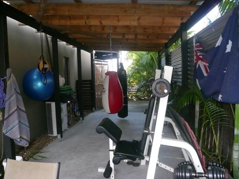 1/184A Greenacre Drive, Arundel QLD 4214