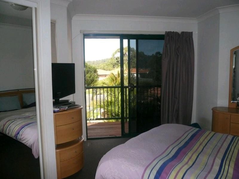 1/184A Greenacre Drive, Arundel QLD 4214
