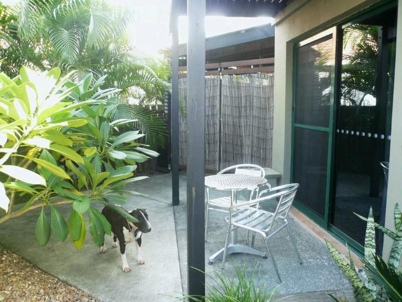 1/184A Greenacre Drive, Arundel QLD 4214