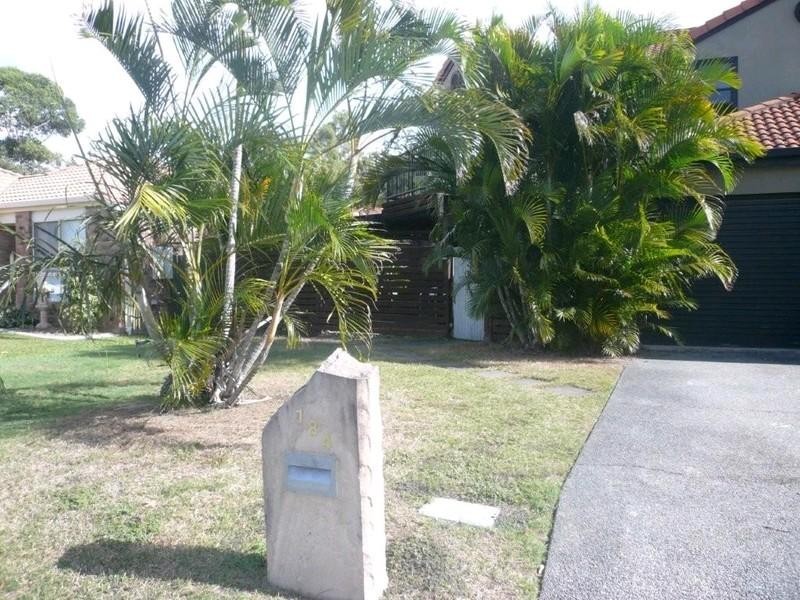 1/184A Greenacre Drive, Arundel QLD 4214