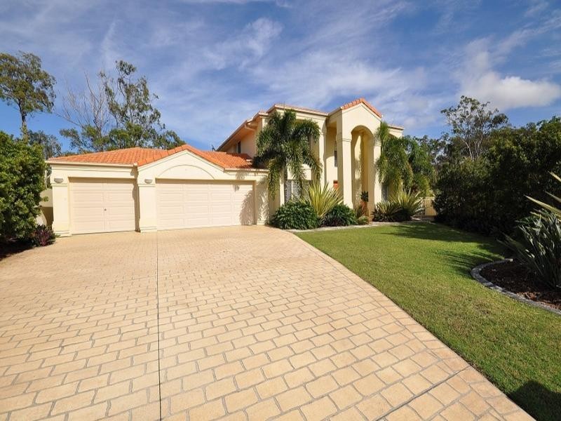 15 Blackfen Court, Arundel QLD 4214