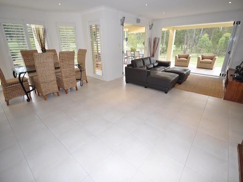 15 Blackfen Court, Arundel QLD 4214