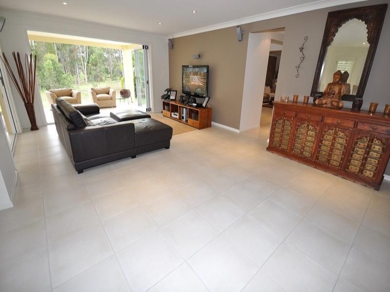 15 Blackfen Court, Arundel QLD 4214