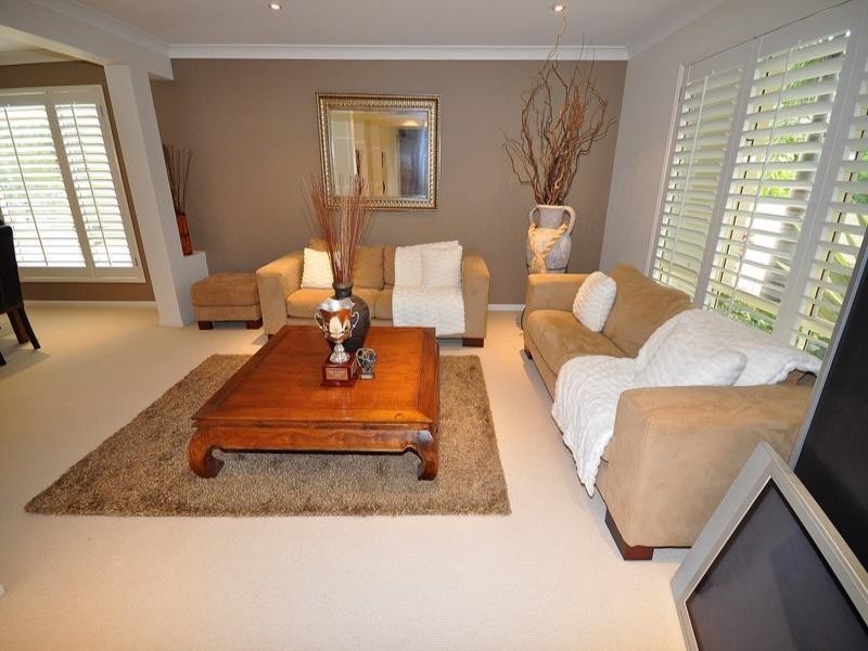 15 Blackfen Court, Arundel QLD 4214