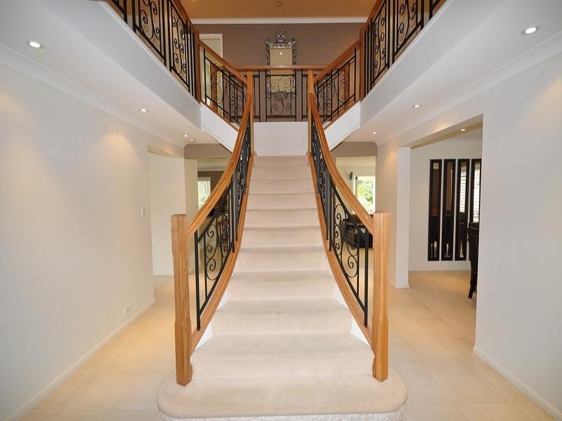 15 Blackfen Court, Arundel QLD 4214