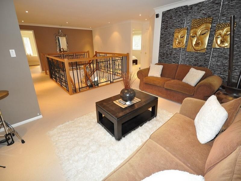 15 Blackfen Court, Arundel QLD 4214