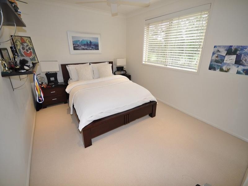 15 Blackfen Court, Arundel QLD 4214