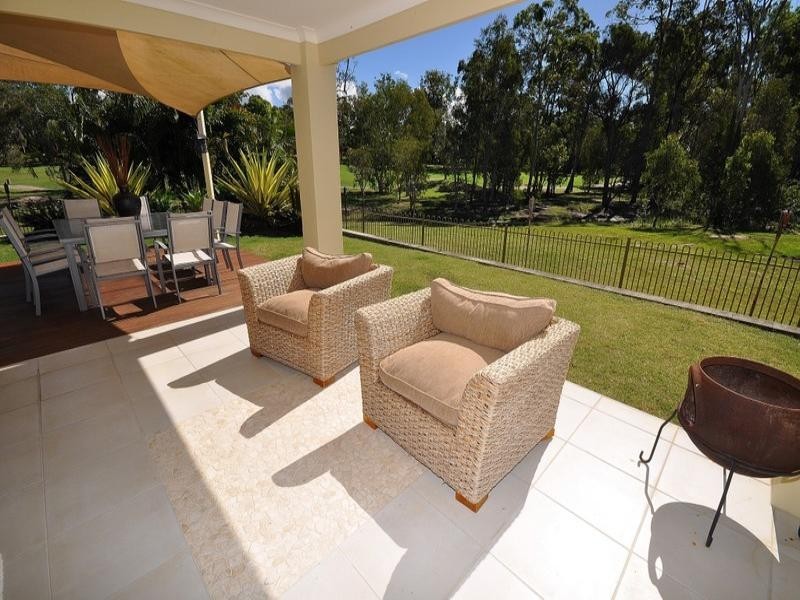 15 Blackfen Court, Arundel QLD 4214