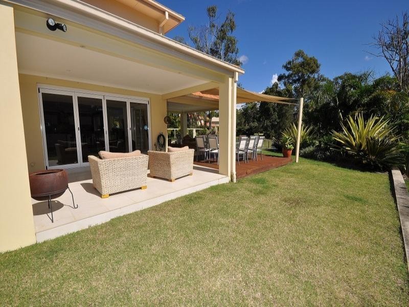 15 Blackfen Court, Arundel QLD 4214
