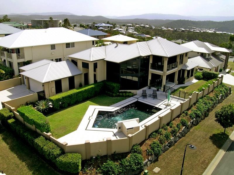 3 Zenith Crescent, Pacific Pines QLD 4211