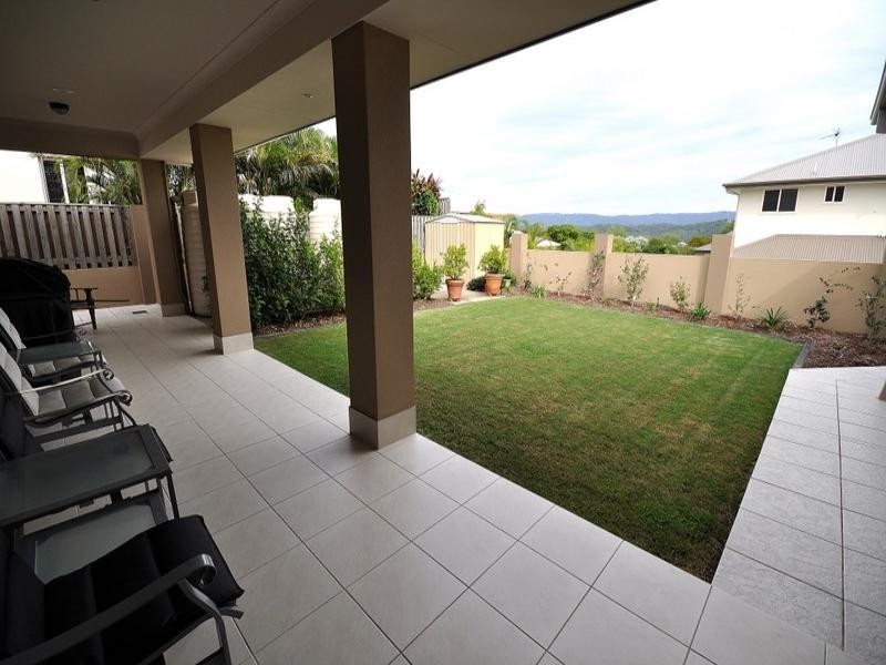 3 Zenith Crescent, Pacific Pines QLD 4211