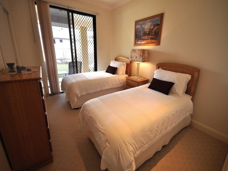 3 Zenith Crescent, Pacific Pines QLD 4211