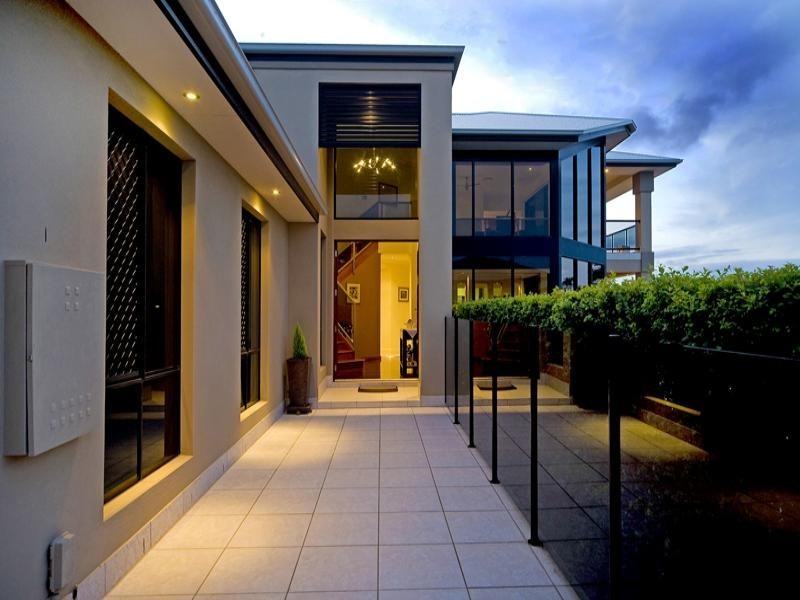 3 Zenith Crescent, Pacific Pines QLD 4211