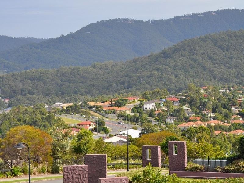 3 Zenith Crescent, Pacific Pines QLD 4211