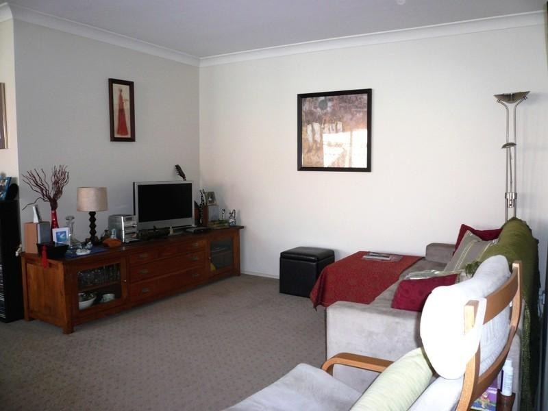 1/4 Joshua Close, Arundel QLD 4214