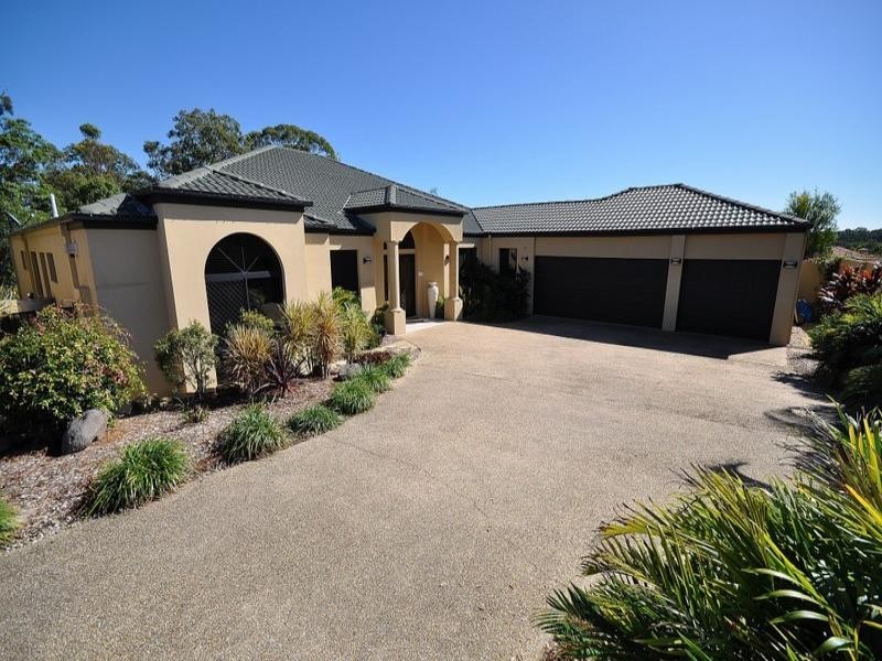 11 Leeds Close, Arundel QLD 4214