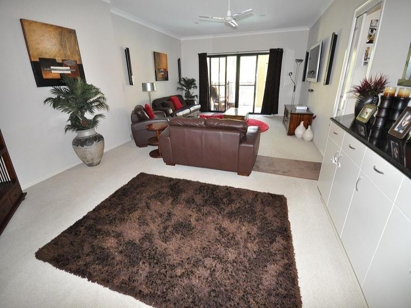 11 Leeds Close, Arundel QLD 4214